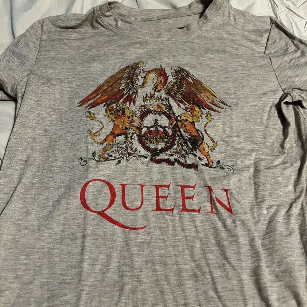 Queen Gray Graphic T-Shirt